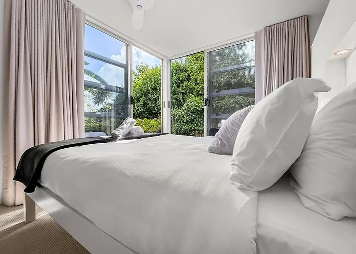 Westmere Wonder L Gorgeous 3 Bed Home Inc View