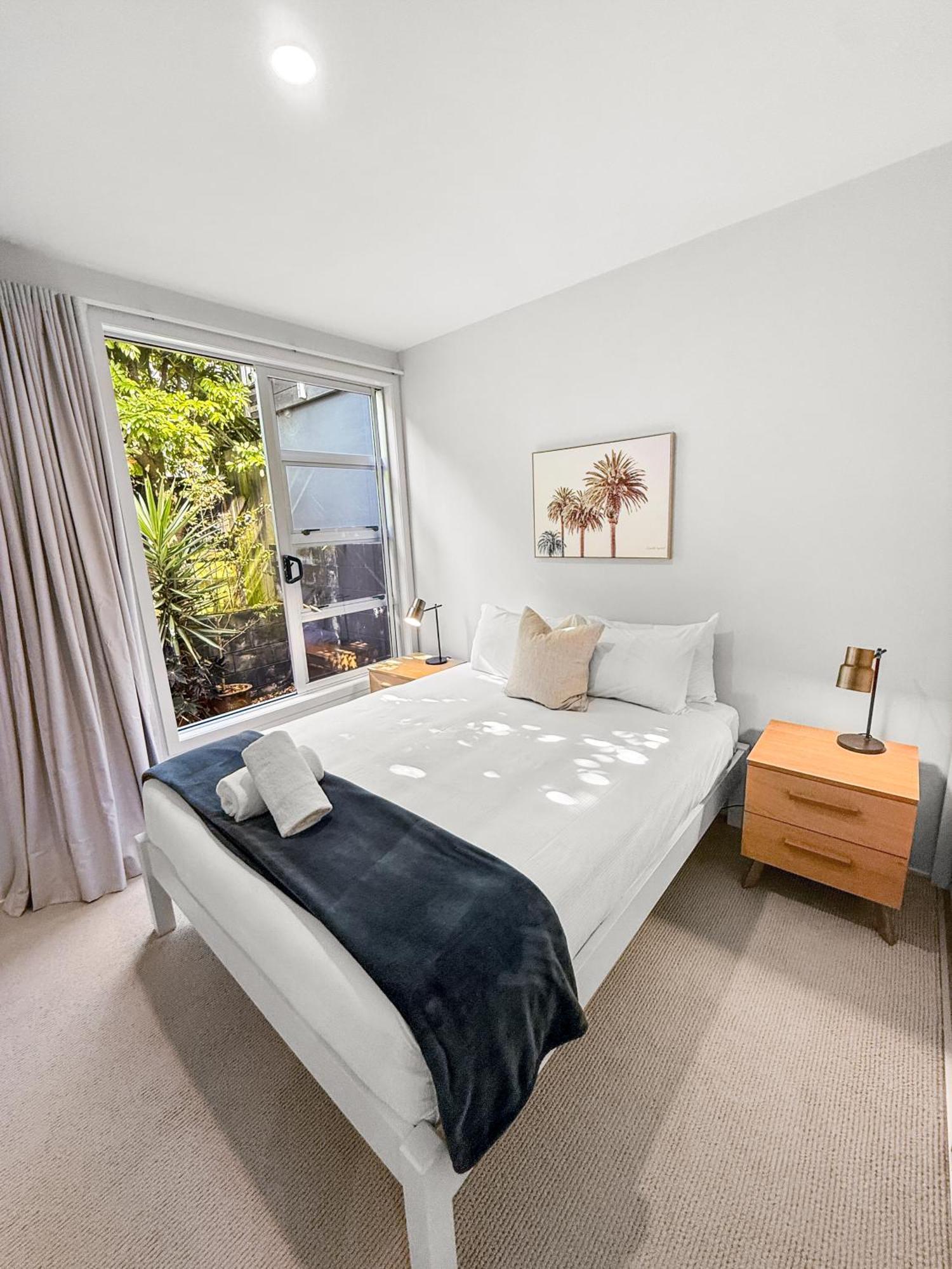Westmere Wonder L Gorgeous 3 Bed Inc View